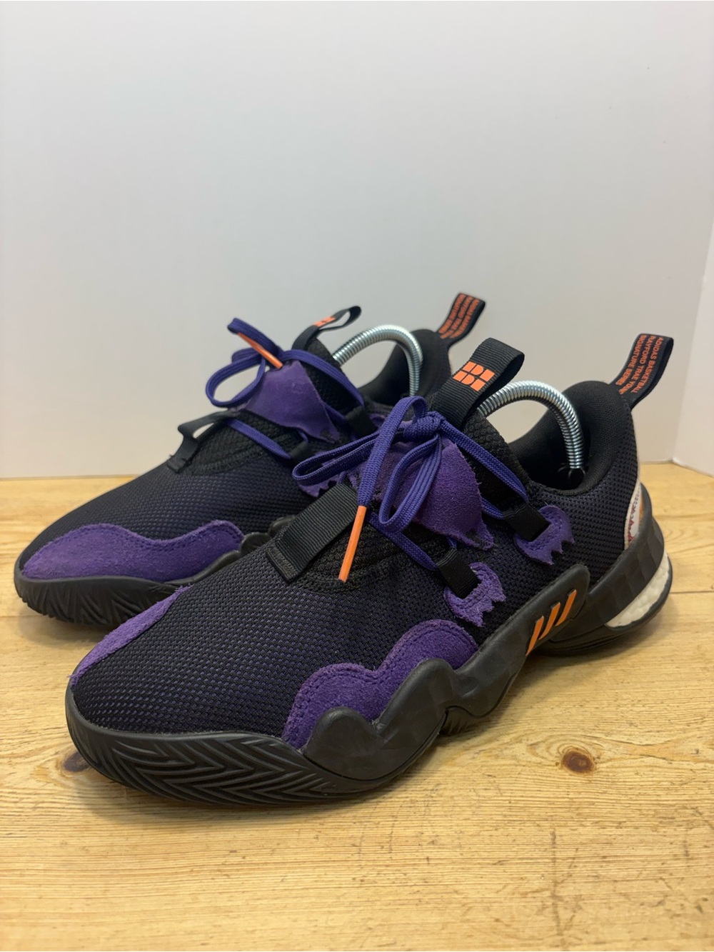 adidas || Trae Young 1 Basketball Shoe Men’s 7.5